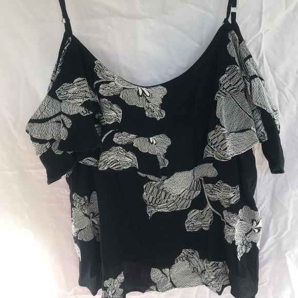 Cold shoulder top - Picture 2 of 3